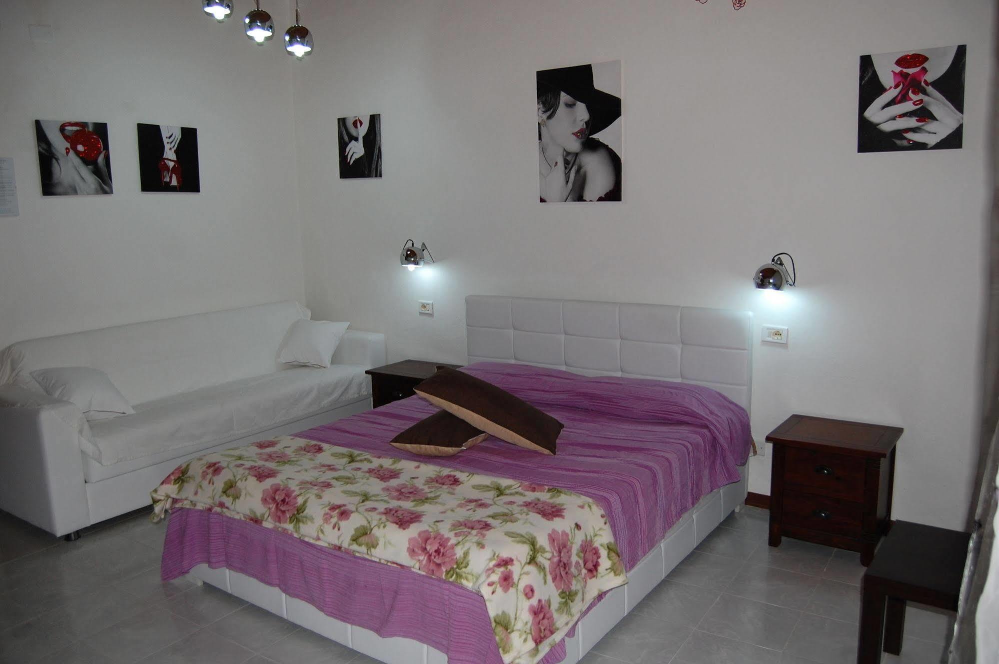 Bed and Breakfast Il Mirto E La Rosa Аренелла Екстер'єр фото