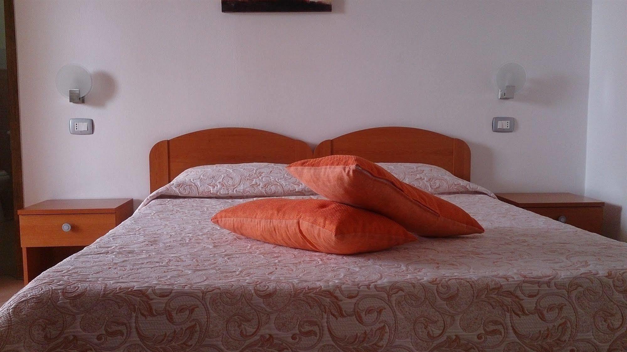 Bed and Breakfast Il Mirto E La Rosa Аренелла Екстер'єр фото